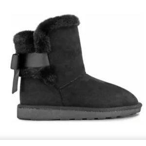 Ocean + Coast Black Faux Fur Mya Boots Kids 3M